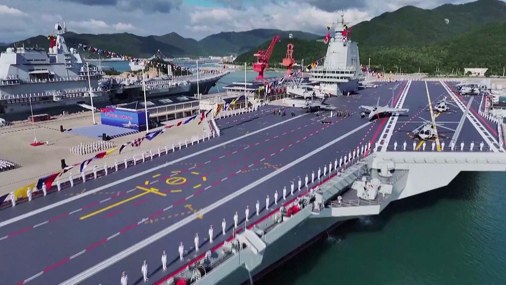 Vihet në shërbim aeroplanmbajtësja Fujian