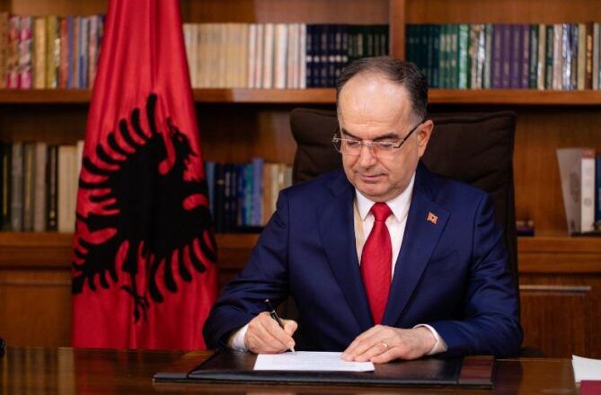 Bajram Begaj në kremtimin e 27 vjetorit të Çlirimit të Kosovës  Presidenti  Ky shtet është dëshmi e gjallë se liria nuk falet