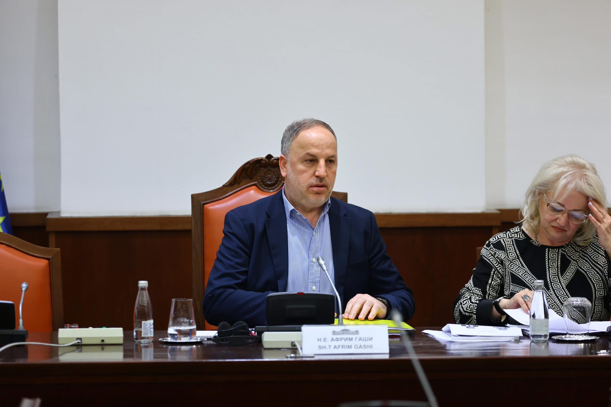 Ndryshime në Kuvend  Adnan Azizi zgjidhet kryetar i Komitetit për Marrëdhënie mes Bashkësive