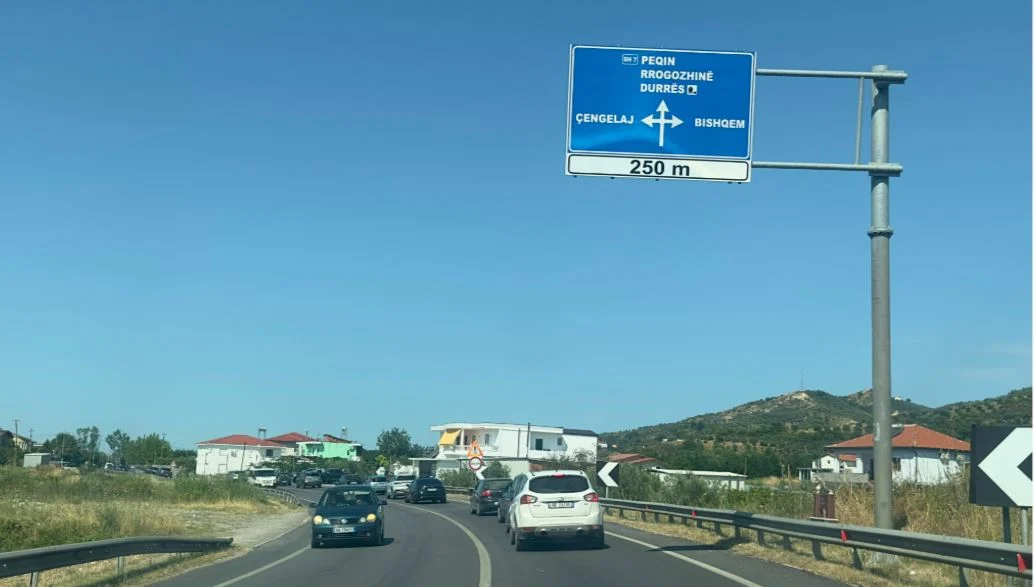 Tjetër aksident në aksin Peqin Rrogozhinë  një drejtues mjeti përfundon në spital
