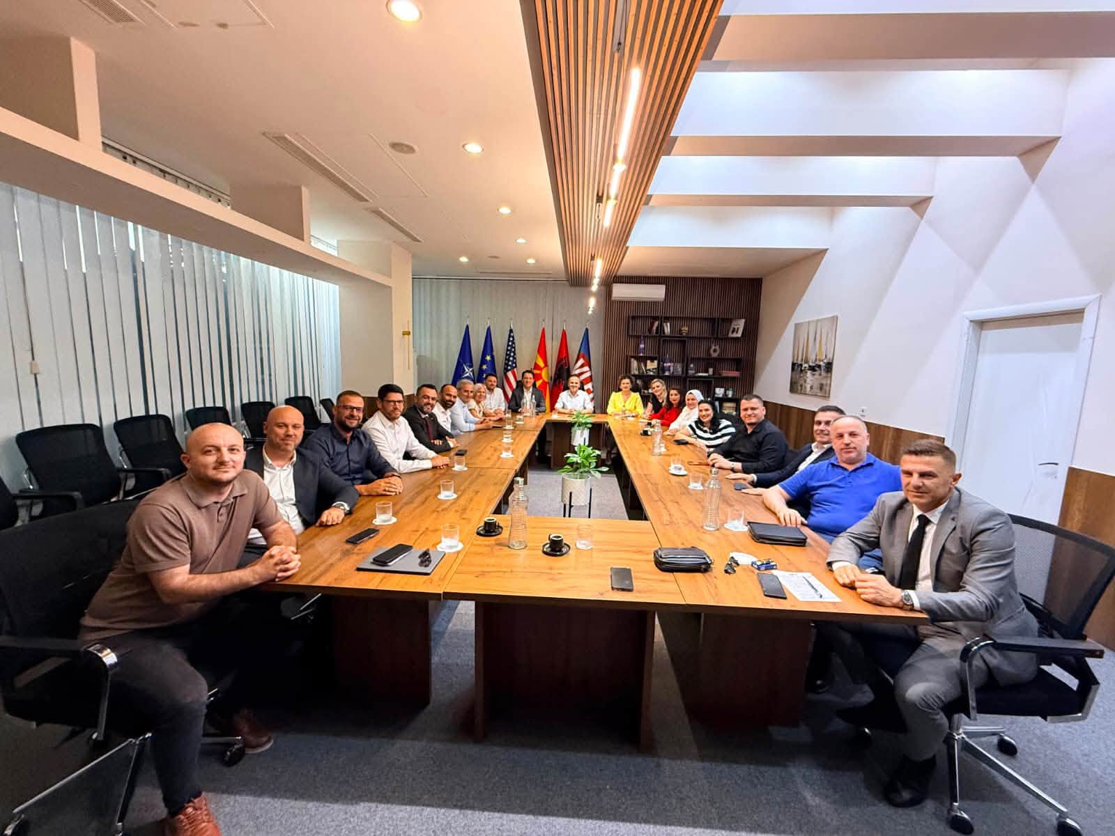 VLEN  Marrëdhëniet me Shqipërinë dhe bashkëpunimi ndërshqiptar nuk duhet të bëhen viktimë e interesave partiake