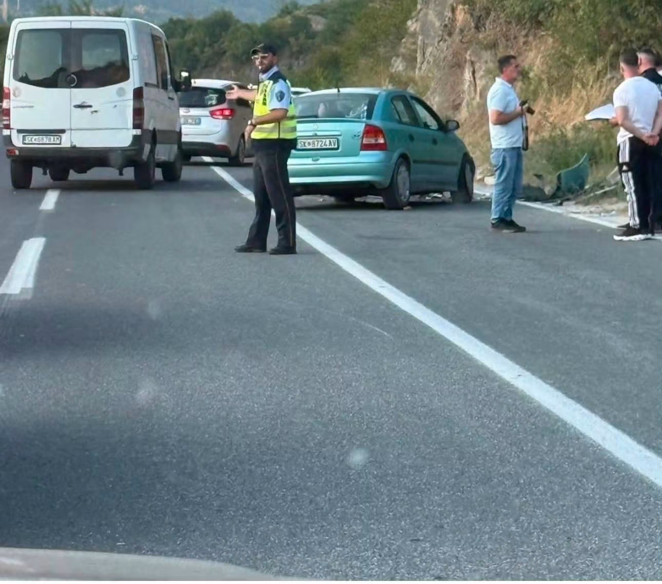 Një i vdekur dhe një lënduar rëndë në magjistralen Gostivar Kërçovë