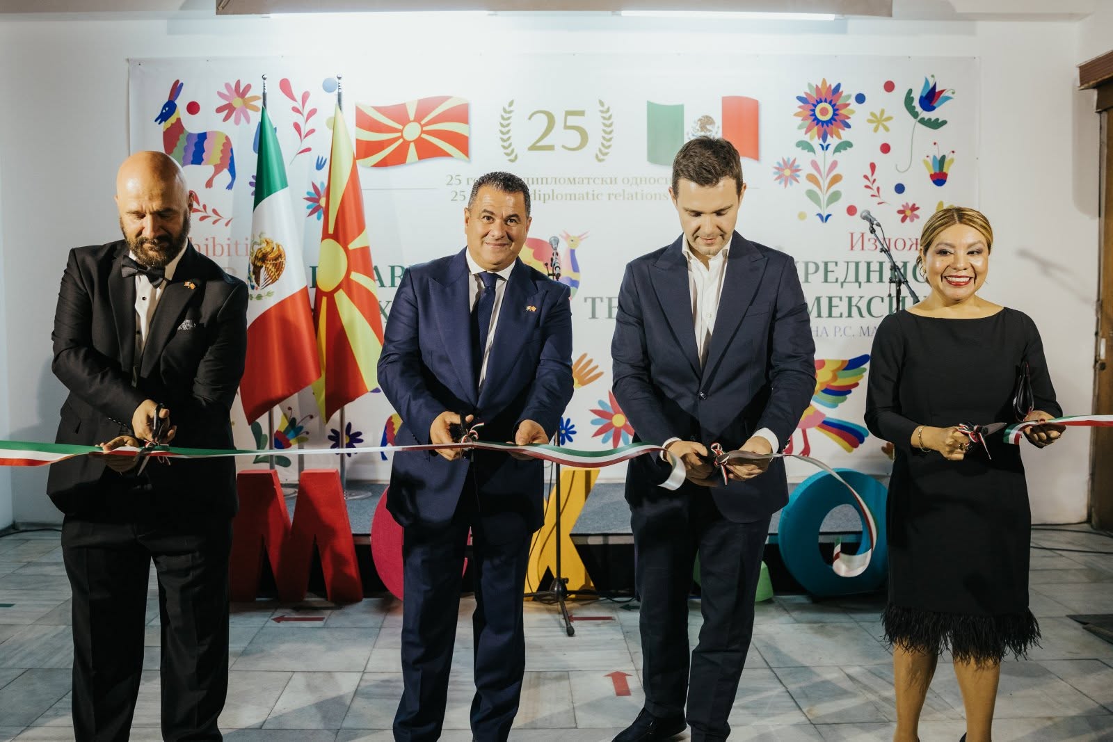 Në Muzeun e Maqedonisë hapet ekspozita  Tekstilet e jashtëzakonshme të Meksikës  Maliqi  Kultura po forcon lidhjet mes dy popujve